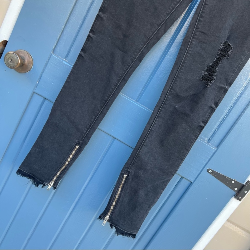 Sold! - Picture 4 of 10